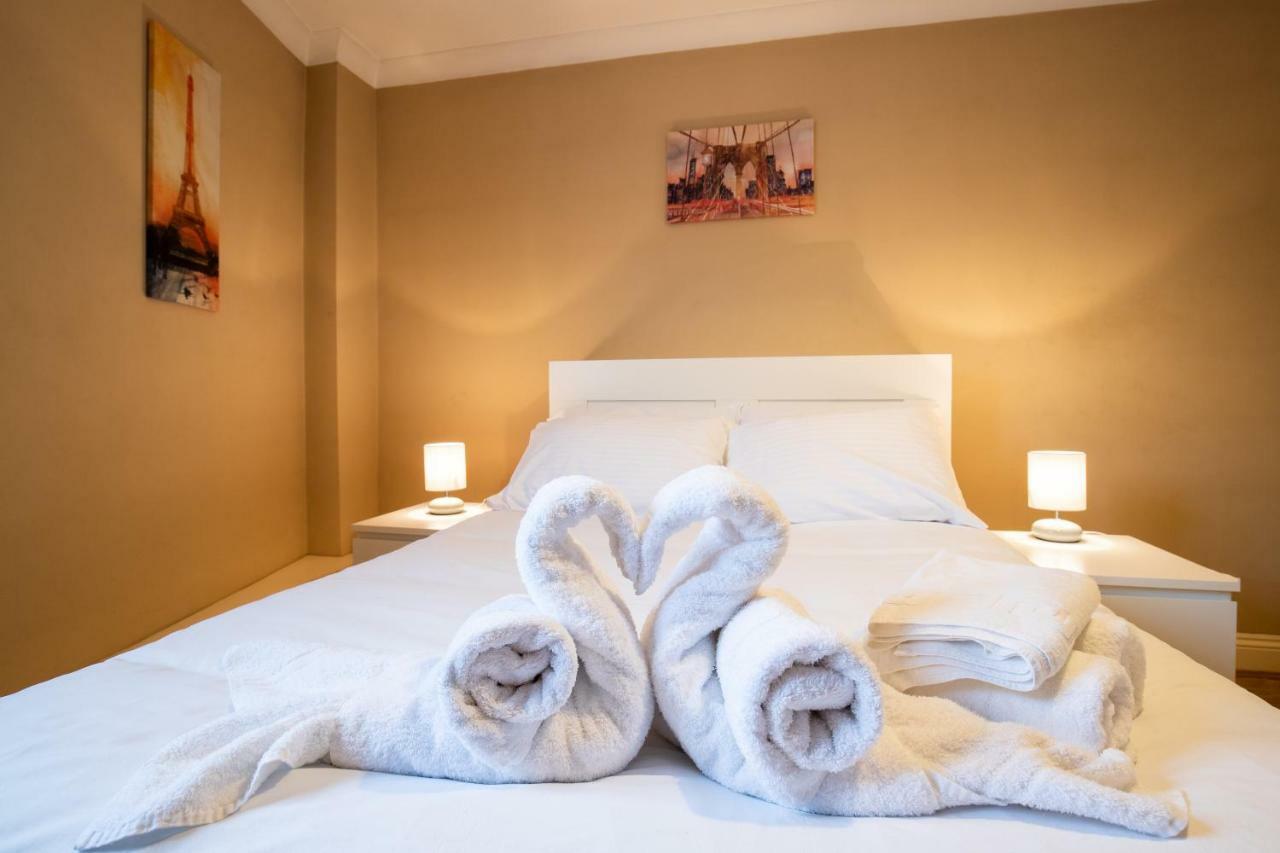 Апартаменты Spacious 2Br Flat In Stansted Станстед Маунтфитчет Экстерьер фото